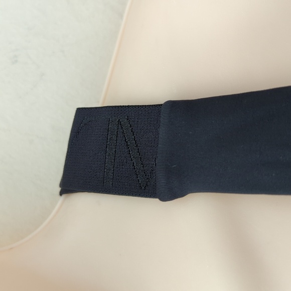 ALALA Eclipse Bra in Black - Picture 11 of 16